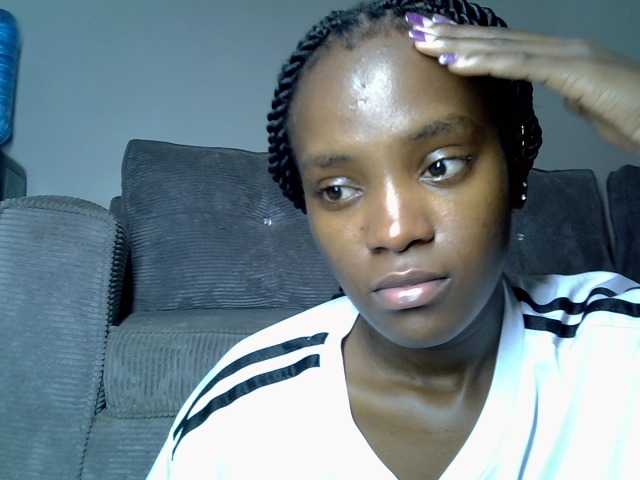 Lynnepretty4 live cam on BongaCams