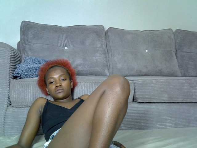 Lynnepretty4 live cam on BongaCams