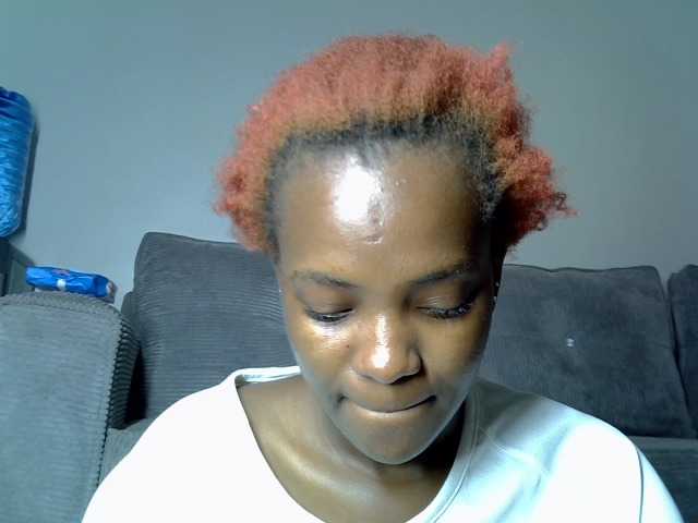 Lynnepretty4 live cam on BongaCams