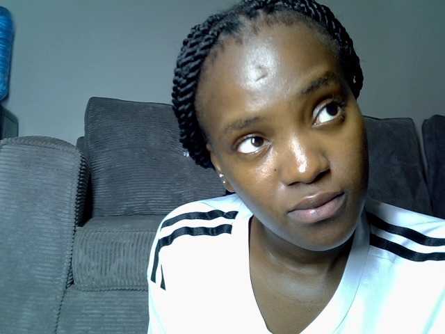 Lynnepretty4 live cam on BongaCams
