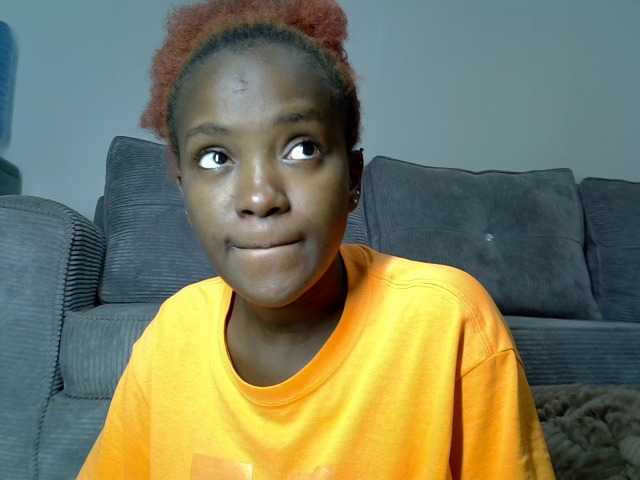 Lynnepretty4 live cam on BongaCams