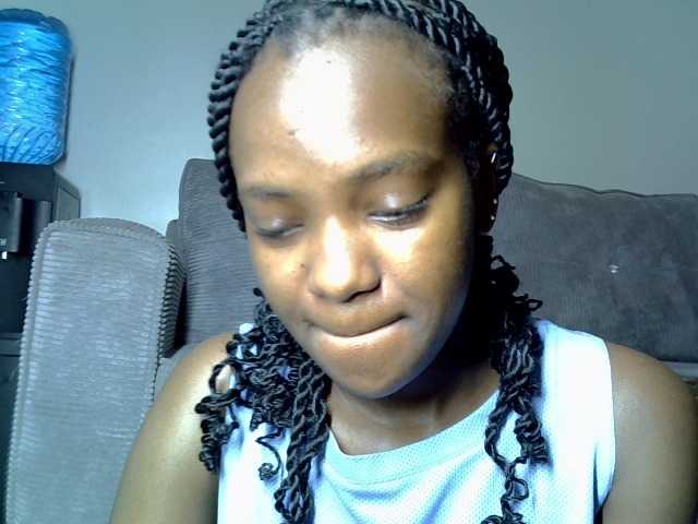 Lynnepretty4 live cam on BongaCams