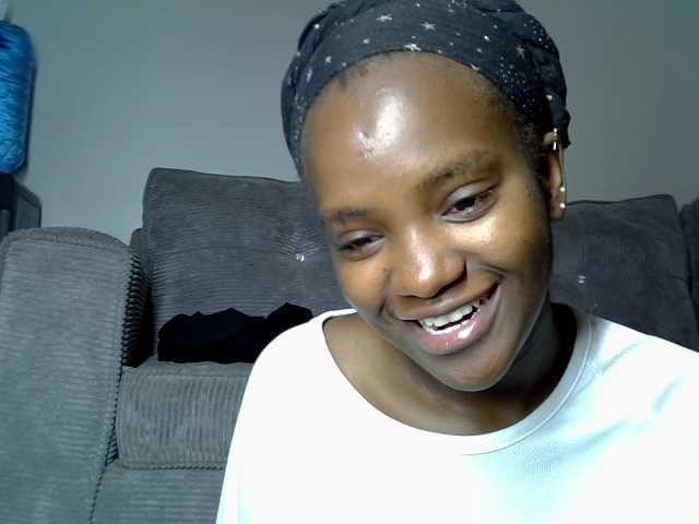 Lynnepretty4 live cam on BongaCams