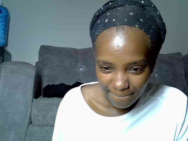 Lynnepretty4 webcam