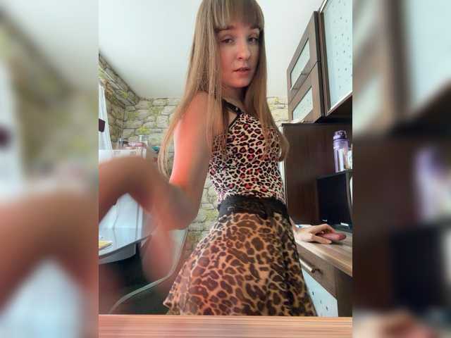 Bonny-Dee live webcam show