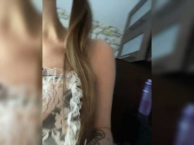 Bonny-Dee live cam on BongaCams