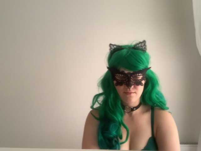 NikkiPleasure live webcam show