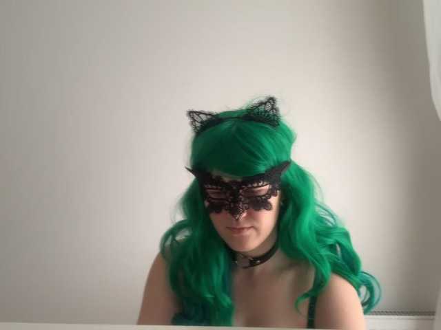 NikkiPleasure live webcam show