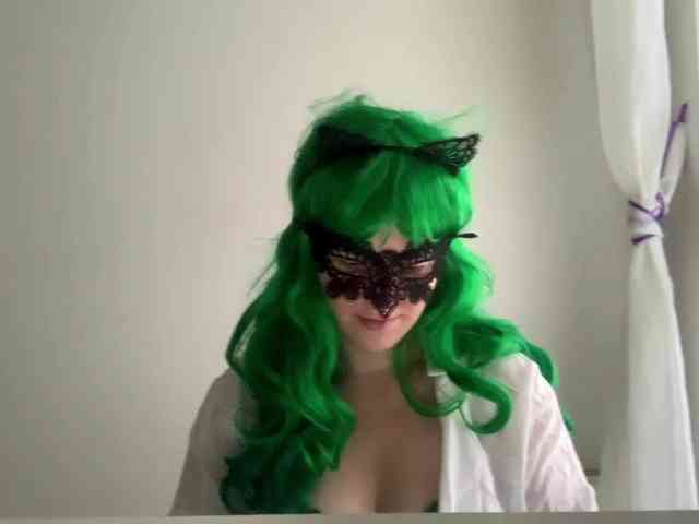 NikkiPleasure webcam