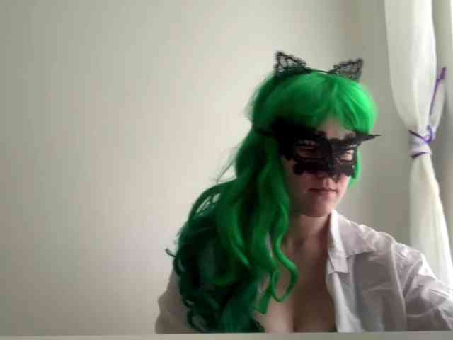 NikkiPleasure webcam