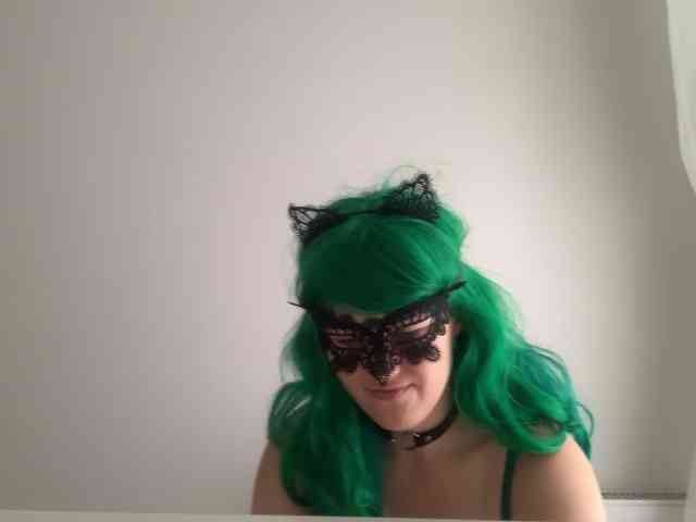 NikkiPleasure webcam