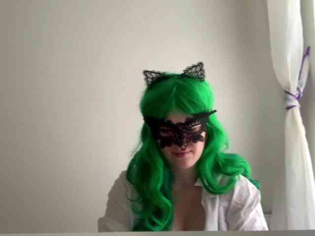 NikkiPleasure webcam