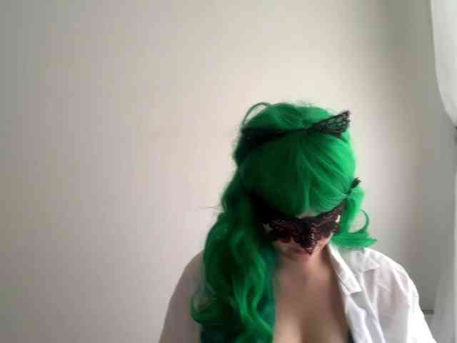 NikkiPleasure webcam