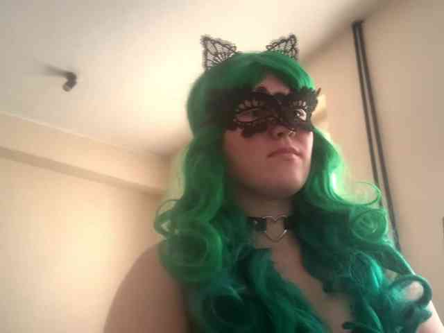 NikkiPleasure webcam