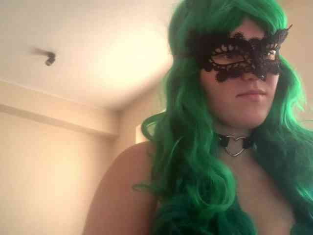 NikkiPleasure webcam