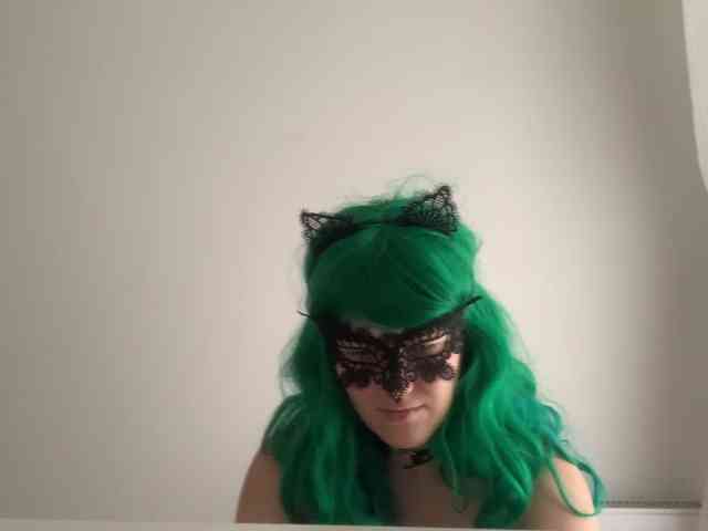 NikkiPleasure webcam