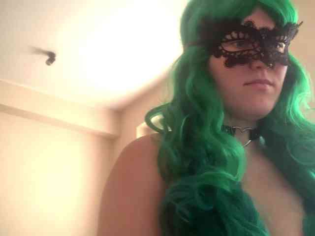 NikkiPleasure