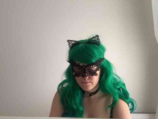 NikkiPleasure webcam