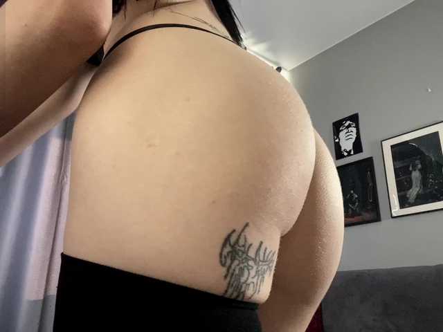dark-girl live cam on BongaCams
