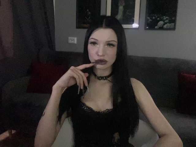 dark-girl live cam on BongaCams