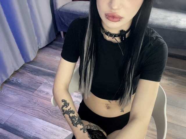dark-girl live cam on BongaCams