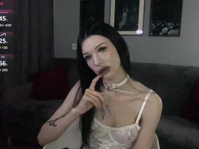 dark-girl live cam on BongaCams