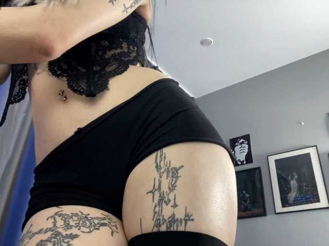 dark-girl live cam on BongaCams