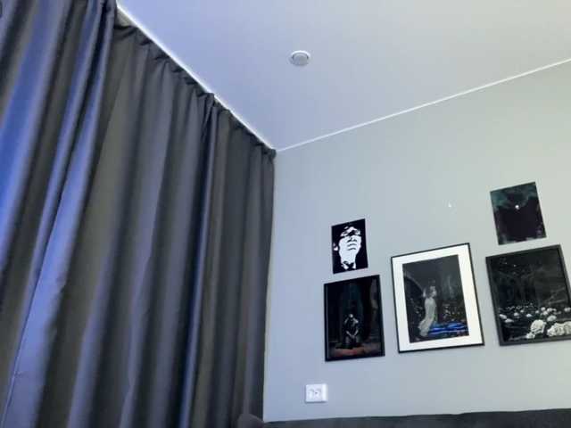 dark-girl live cam on BongaCams
