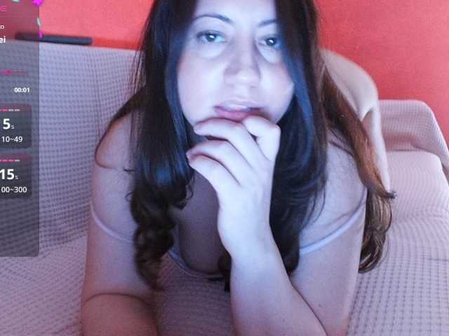 Naughtyh live cam on BongaCams