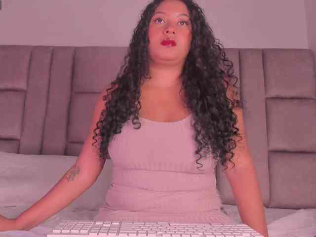 gala-hill's live room