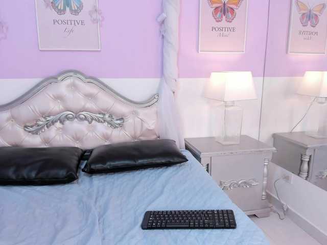 KarinaVillalobo live cam on BongaCams