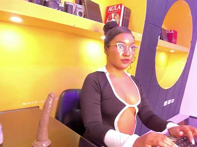KarinaVillalobo live cam on BongaCams