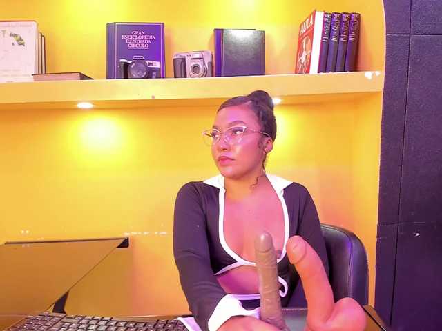 KarinaVillalobo live cam on BongaCams