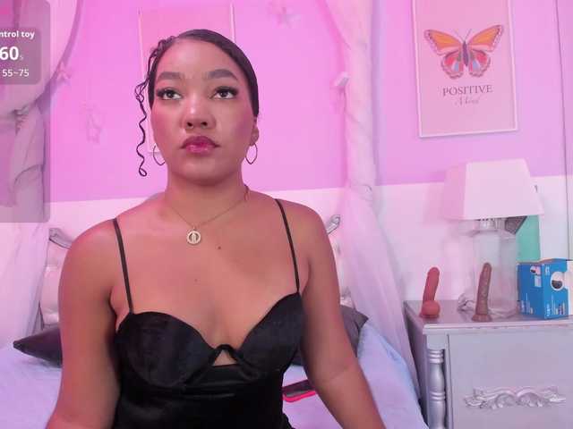 KarinaVillalobo live cam on BongaCams