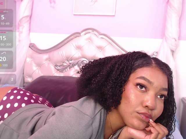 KarinaVillalobo live cam on BongaCams
