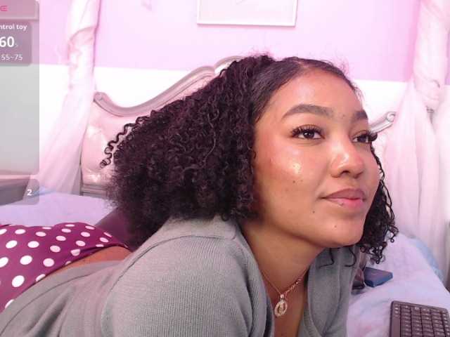 KarinaVillalobo live cam on BongaCams