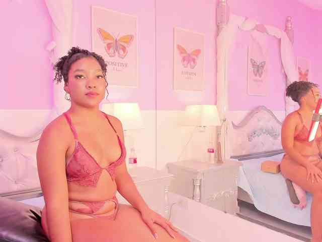 KarinaVillalobo webcam