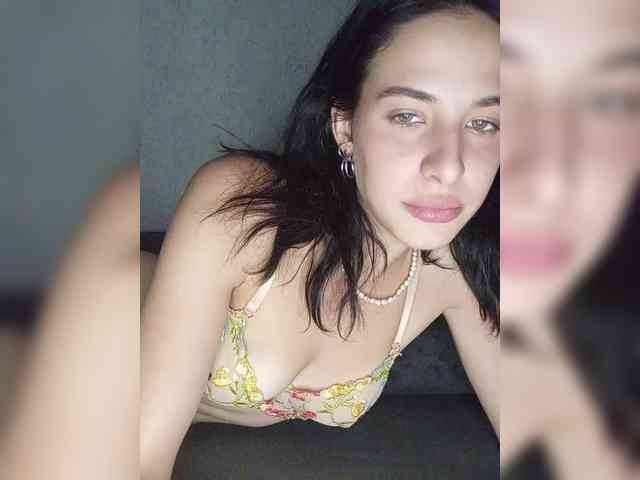 Lunaalex webcam