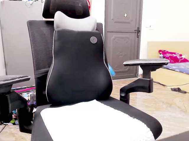 Shulee21 live cam on BongaCams