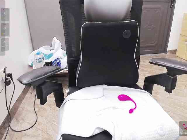 Shulee21 Live Webcam on BongaCams