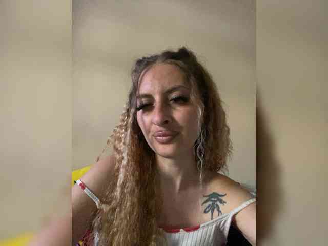 AryssWhite webcam