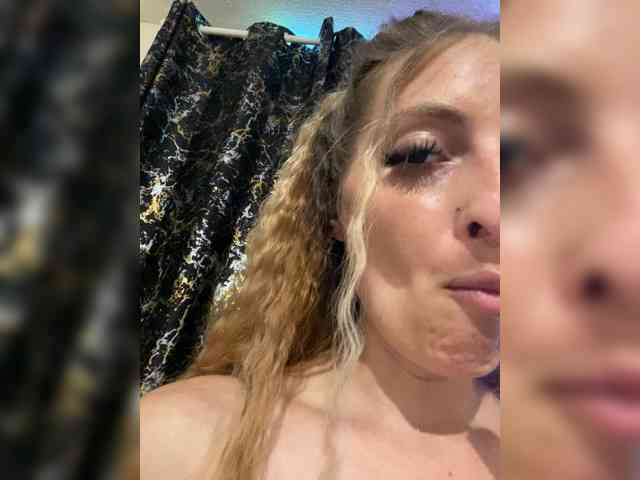 AryssWhite webcam