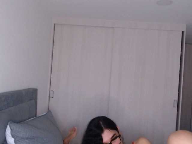 VictoriaJulian69 live webcam show