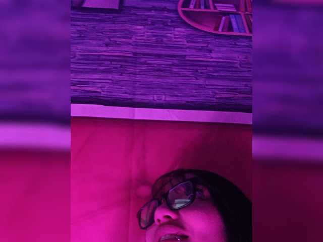 IsaAkerman live cam on BongaCams