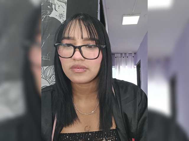IsaAkerman live cam on BongaCams