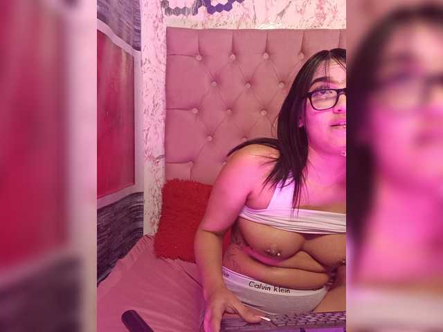 IsaAkerman live cam on BongaCams