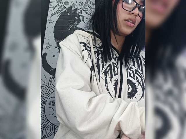 IsaAkerman live cam on BongaCams