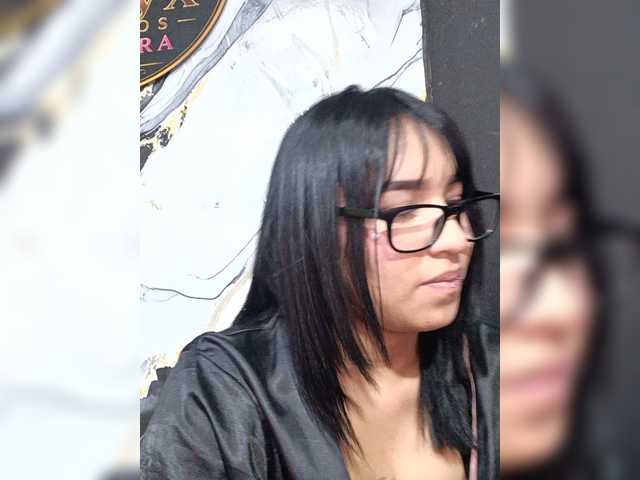 IsaAkerman live cam on BongaCams