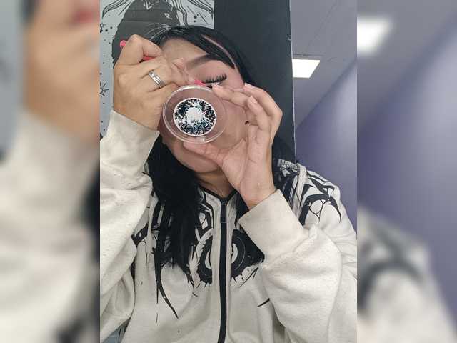 IsaAkerman live cam on BongaCams
