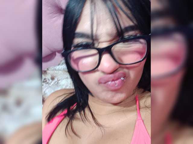 IsaAkerman live cam on BongaCams
